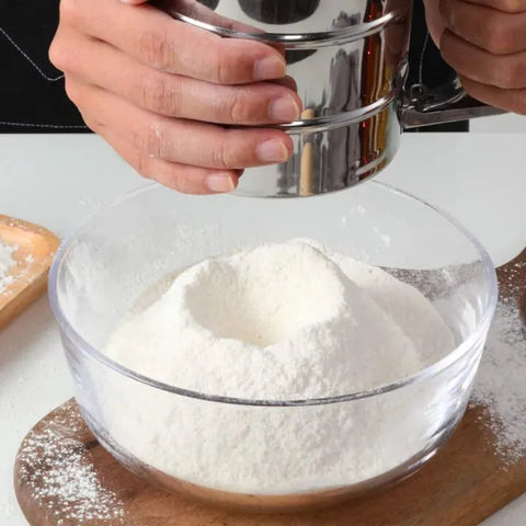 Efficient Stainless Steel Sifter for Fine Flour – Perfect Baking Every Time!